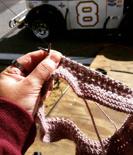 A little #racetrackknitting at NHMS on this sunny #fall day. #getyourkniton #knittersofinstagram #fallinnewengland #knitting #cowl #instaknit