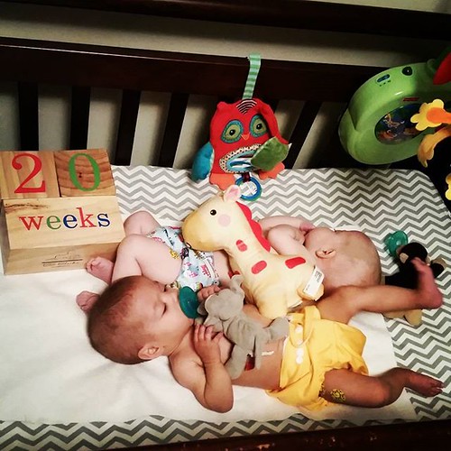 Catching up...the #lilburghers #twins are 20 weeks. #milestones