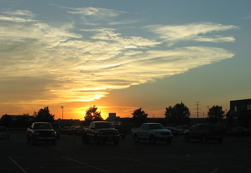 sunset sky minnesota silhouette parkinglot dusk mankatominnesota