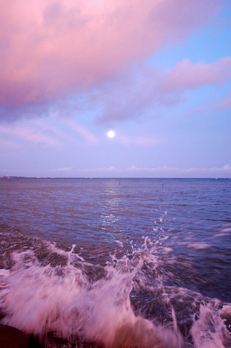 ocean sky moon beach sunrise geotagged okinawa 沖縄 海 空 chatan ビーチ 月 日の出 北谷 朝焼け geolat26308679 geolon127760224