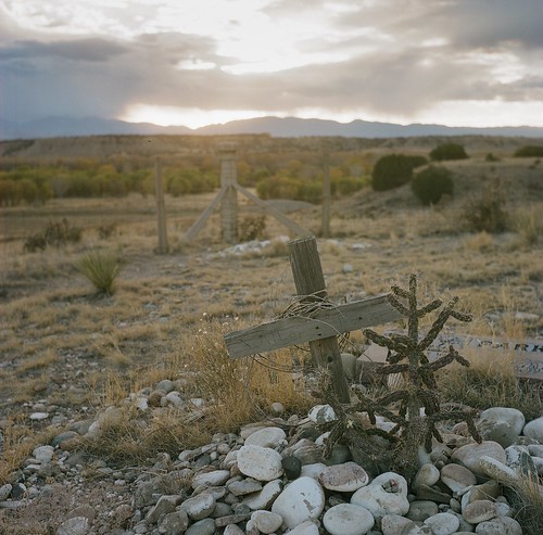 cemetery grave sunset goldenhour pueblowest pueblo colorado co swallowscemetery film kodakektar yashicamatlm yashica tlr mediumformat
