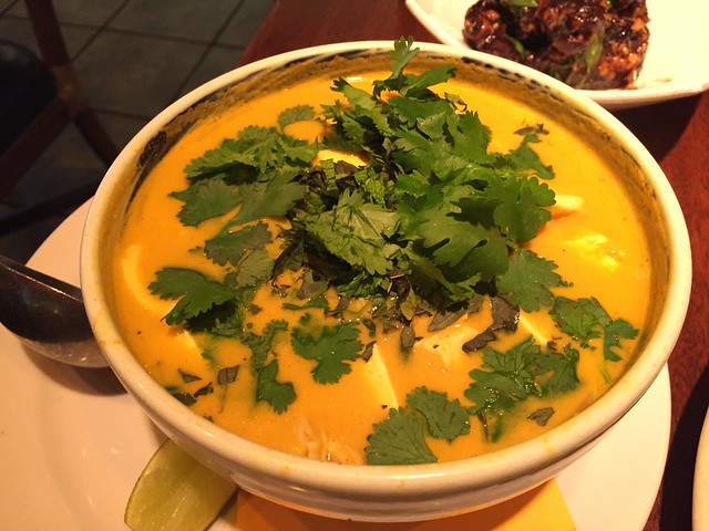 Curry laksa - Betelnut Restaurant