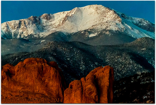 1125 160mm 1div 56 beforesunrise bluehour canon colorado coloradosprings ef28300mm ef28300mmf3556lisusm eos1dmarkiv explore gardenofthegods highiso iso12800 pikespeak redrocks rockymountains snow superzoom telephoto unitedstates usa co explored geo:lat=3888291309 geo:lon=10487192980 geotagged gleneyrie image kissingcamels landscape mesaroad mesaroadoverlook photo red white blue green low light dimlight outdoor rock mountain apsh best wonderful perfect fabulous great pic picture photograph