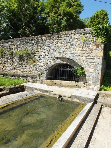 Saint-Jean-Lespinasse - Le lavoir de la fontaine de Fenouil (Souilhes)