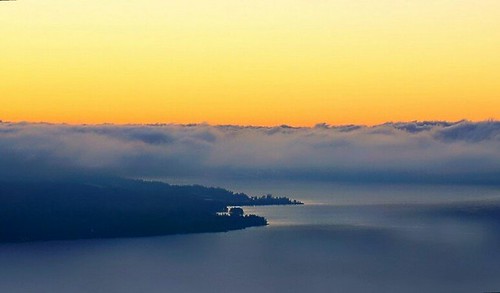 morning blue sky mist lake water yellow norway dawn october view overlooking skyview mjøsa mistymorning sonyilc6000
