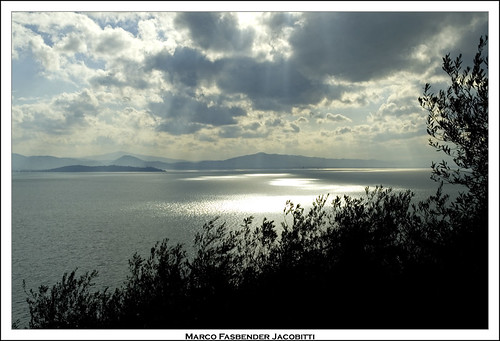 light italy sun lake water silhouette backlight clouds sunrise lago italia nuvole rays sole umbria controluce 18125mmf3556dc