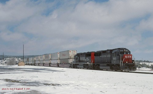 railroad snow train railway stack sp corona locomotive southernpacific cottonbelt emd ssw coronanewmexico stacktrain gp60 emdgp60 standardcab