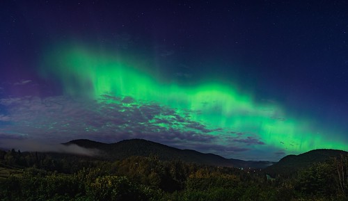 ca blue summer sky cloud mountain canada color tree green nature forest season landscape star photo nightscape quebec location québec astrophotography northernlights auroraborealis tewkesbury stonehamettewkesbury