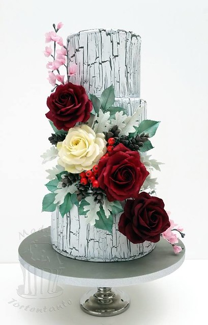 Roses Cake in Wintry Execution by Tortentante