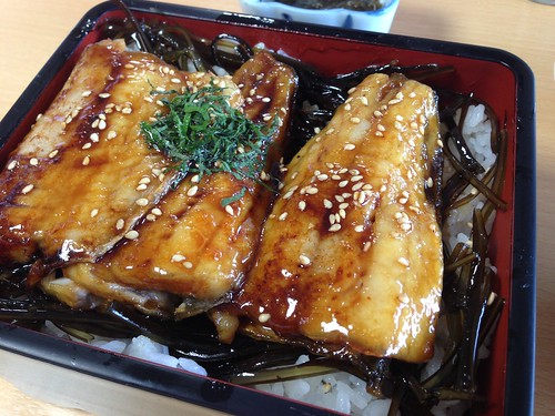 rebun-island-takechan-sushi-kabayaki-don-of-hokke-fish01