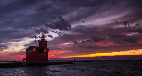 sunset red sky lighthouse holland colors clouds evening pier december dusk michigan ottawa lakemichigan lighhouse channel yello bigred hollandstatepark westmichigan 2015 ottawacounty sigma1020 canon60d kevinpovenz
