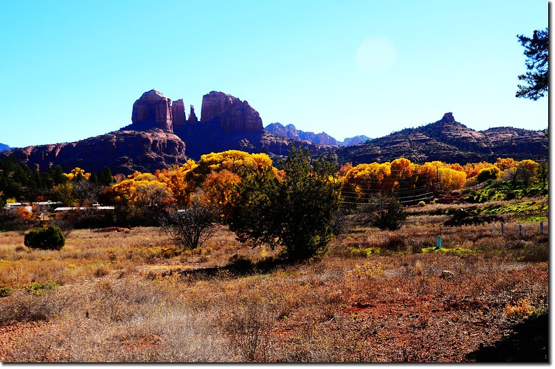 The Cathedral Rock from  the Red Rock Loop Road  (14)
