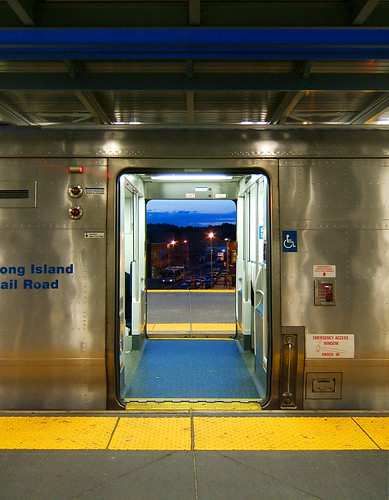 door nyc newyork train dusk platform queens jamaica gothamist glimpse lirr longislandrailroad