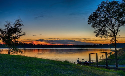 blue trees sunset red lake green silhouette clouds fence reflections boat fishing louisiana peaceful calm hdr oxbow bossiercity sonya7rii