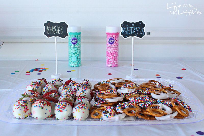 How to throw a Pinterest-worthy party: everything you need to know to throw a great party that everyone will love! After this you'll know how to throw a party!