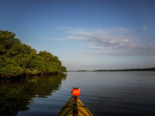 florida fortpierce indianriver kayaking paddling queenscove unitedstates us