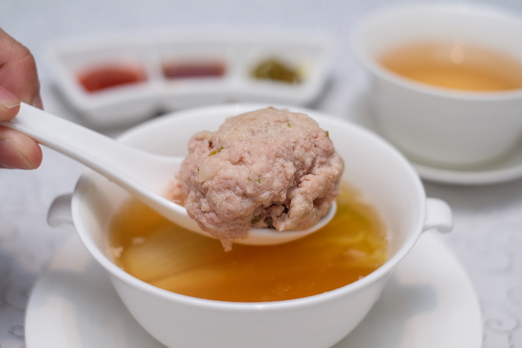 Yan Ting Restaurant: Double-boiled Homemade Meat Ball with Crab Meat