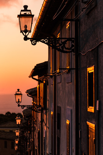 sunset vertical tramonto streetlights serie sanmartinoalcimino canon6d tamronspaf70300f456divcusd