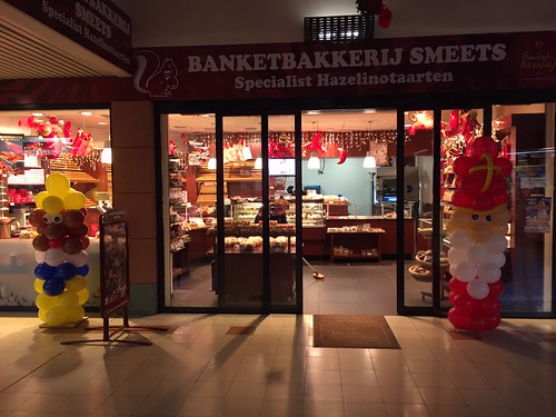 Ballonpilaar Sinterklaas en Zwarte Piet Banketbakkerij Smeets Spijkenisse