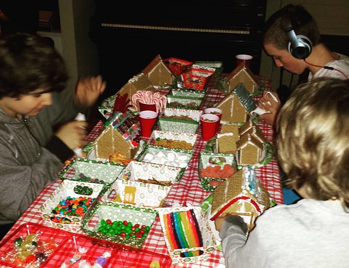 Gingerbread house party!