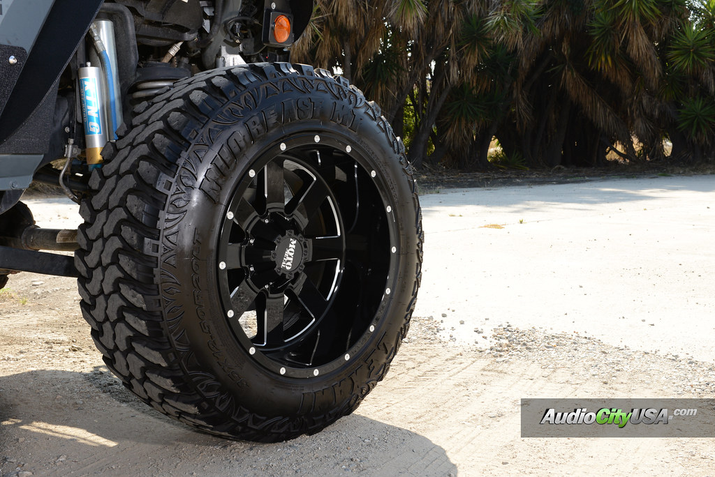 2015 Jeep Wrangler 20x12 Moto Metal Wheels 962 6" Lift