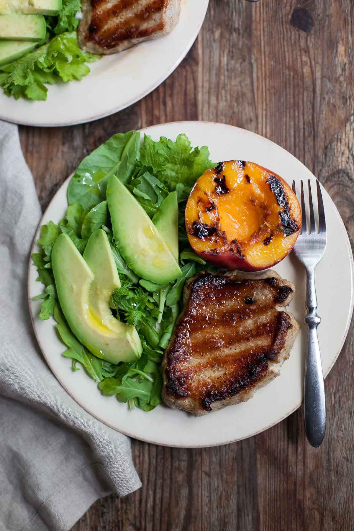 Grilled Pork Chops and Peaches #30MinuteMondays | acalculatedwhisk.com