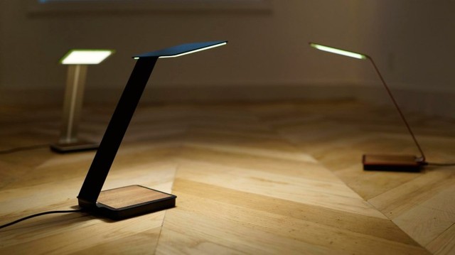 Đèn bàn OLED Aerelight A1 cho khả năng chiếu sáng rất tốt.
