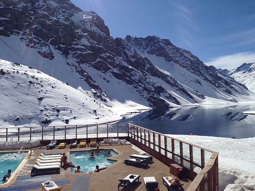 chile pool swimming resort deck skiresort portillo 游泳池 滑雪场 智利