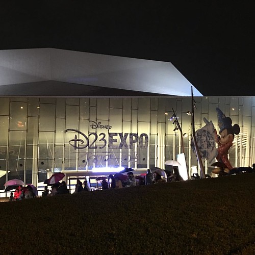 劇団四季による、二度と再現できないほどの豪華な舞台を披露し、D23 Expo Japan 2015が終了しました。 #tw