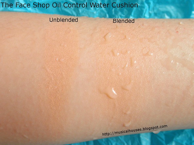The Face Shop Oil Control Water Cushion Rub Water Test