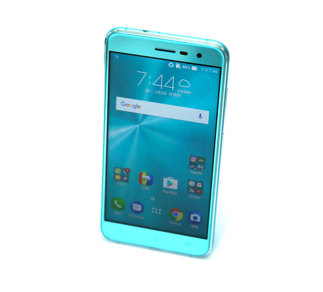多了些不同！Zenfone 3 全球限量『湖水藍』新色，阿輝分享照來啦～ @3C 達人廖阿輝