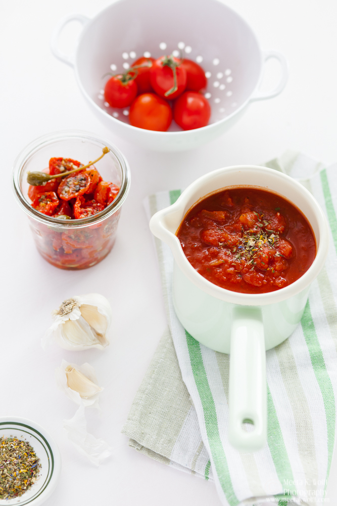 Chunky Slow Roasted Tomato Sauce (0116) by Meeta K. Wolff