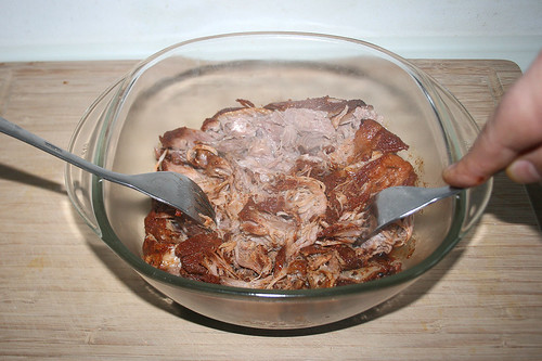 32 - Fleisch mit Gabel zerzupfen / Pull Pork with forks