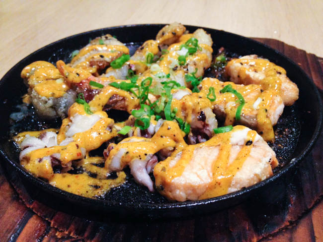 seafood-hot-plate-garlic-sauce