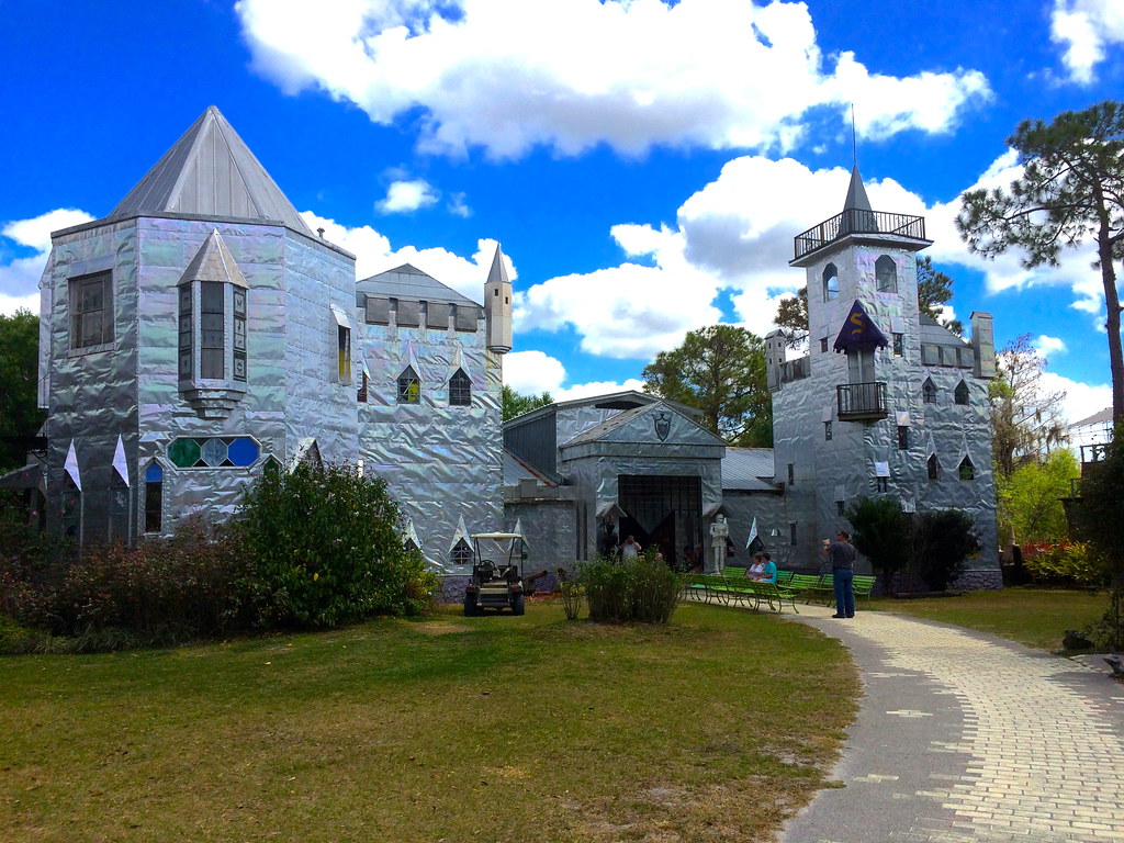 Solomon's Castle - Howard Solomon - Ona, FL Florida - Retro Roadmap