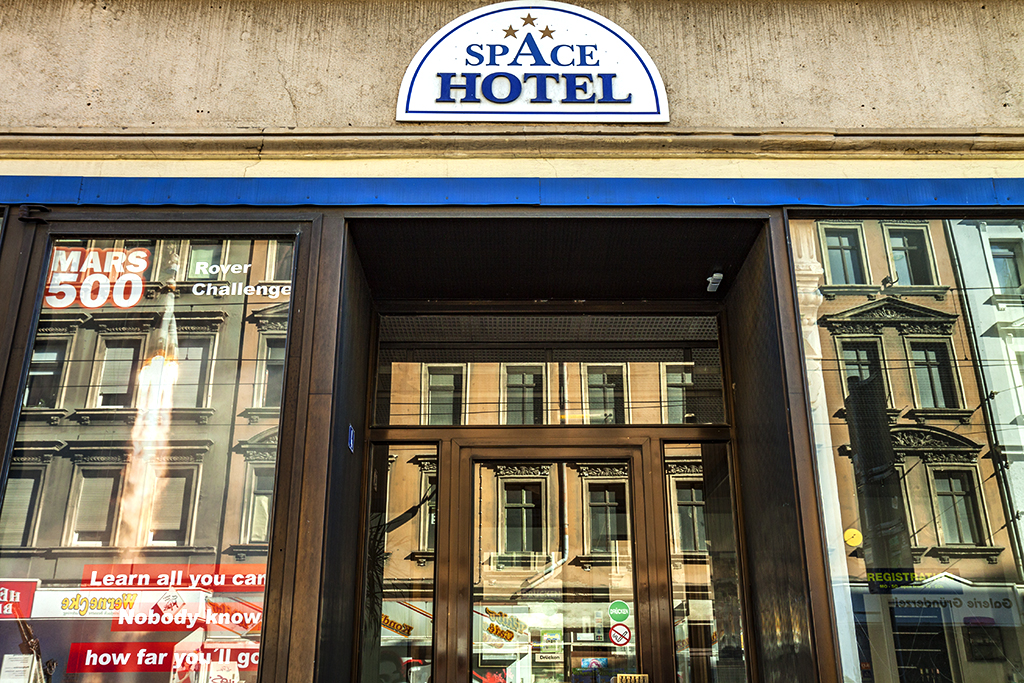 SPACE HOTEL--Leipzig