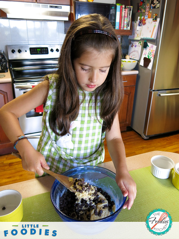 Little Foodies: Giant Skillet Cookie