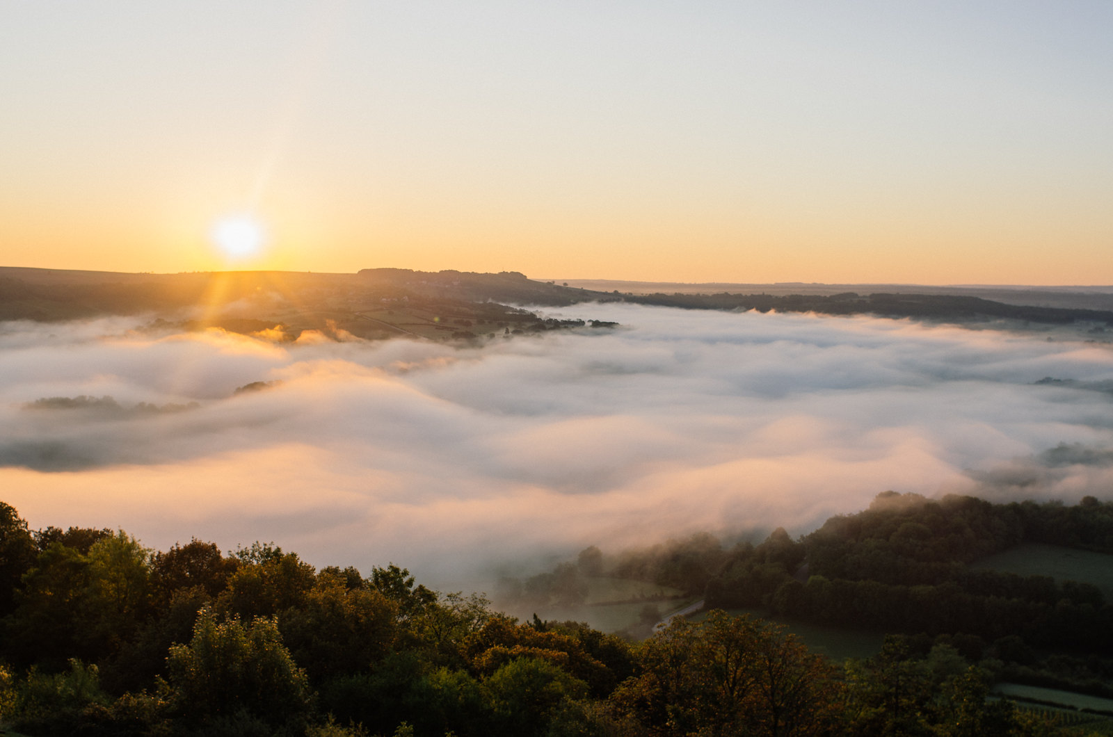 Vézelay, mystique et ésotérique - Brûmes matinales sur la forêt du Morvan