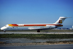 Iberia MD-87 EC-GRK BCN 22/01/2000