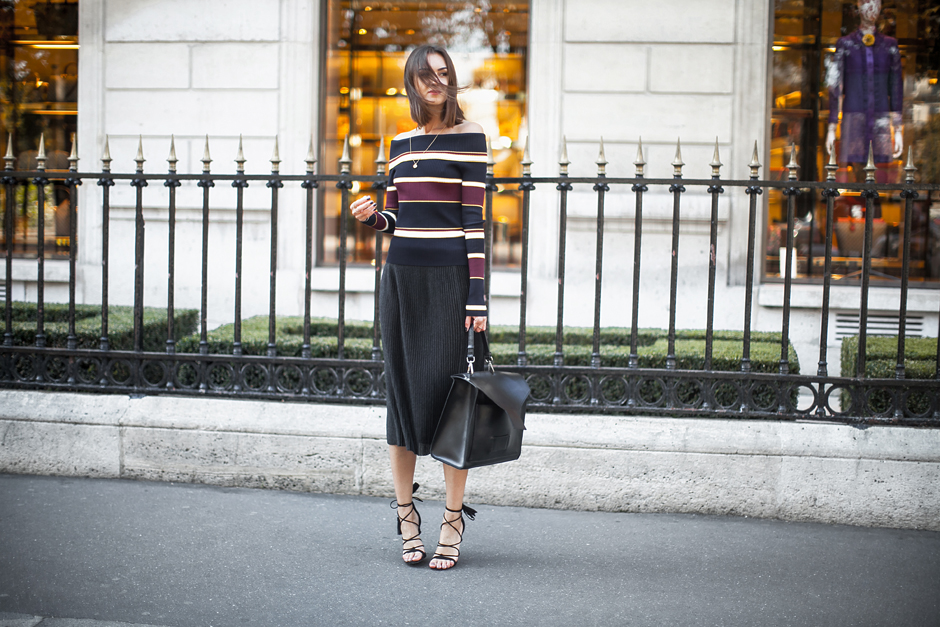 how-to-wear-pleated-skirt-outfit