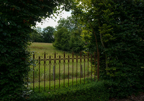 france gardens fence garden french iron view meadow jardin vista normandie normandy cambremer lesjardinsdupaysdauge