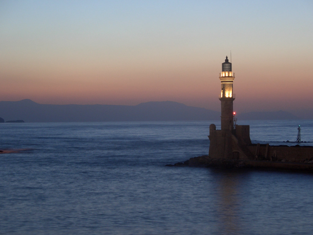 night lighthouse photo