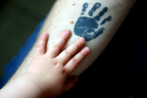 8 Wege Die Liebe Zum Kind In Einem Tattoo Zu Verewigen Netmomsde