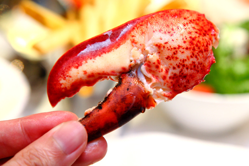 Pince-&-Pints-Lobster-Restaurant-Bar