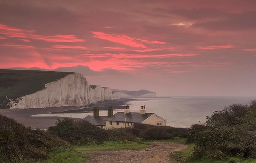 sunrise dawn sussex coast pastel coastal lane southeast viewpoint iconic sevensisters eastsussex seaford cottages famousviews sigma1020mmf4 nikond7000