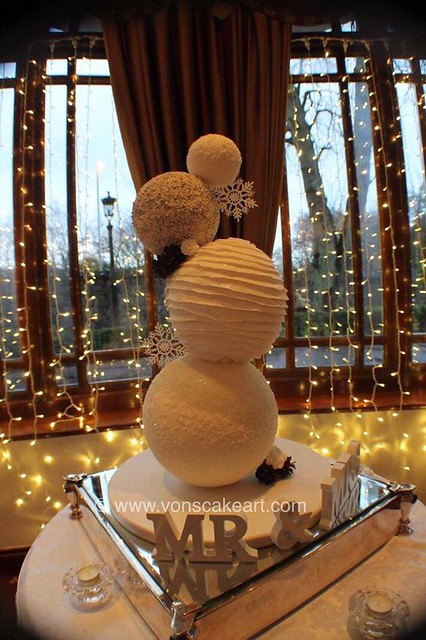 Winter Wonderland Wedding Cake by Siobhan Mitchell of Vons Cake Art