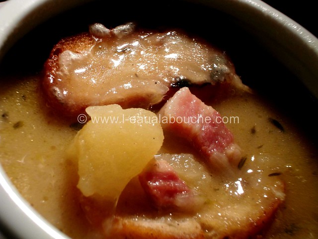 Soupe Campagnarde aux Oignons Lardons & Patates © Ana Luthi Tous droits réservés  0003