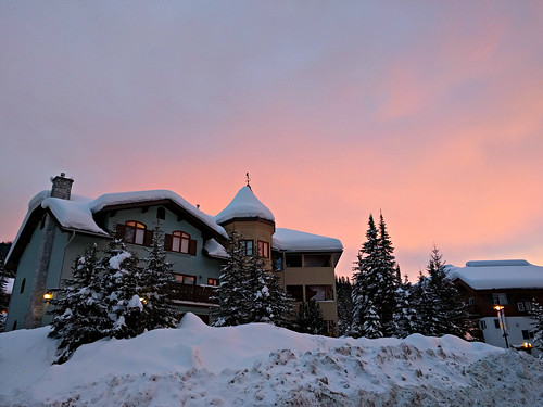 sunpeaks skiresort houses sunrise morning pink turret roof weather weatherphotography
