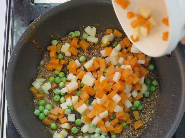 2. Cooking vegetable samosa filling