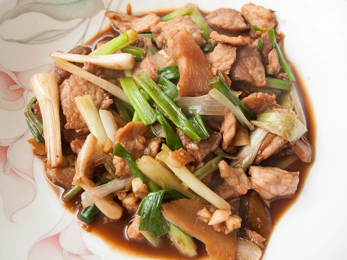 012 姜葱炒猪肉 - Fried pork with spring onion and ginger